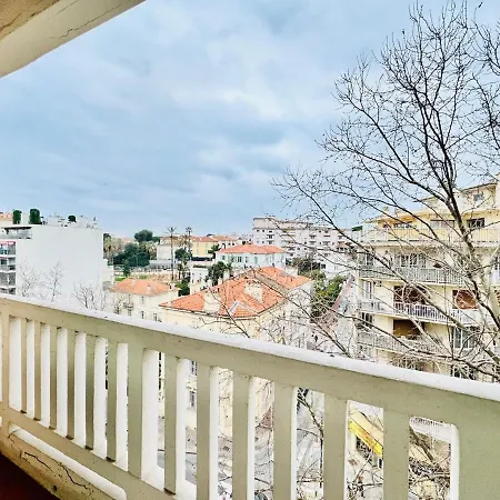 Le Meurice - Bright Apartment